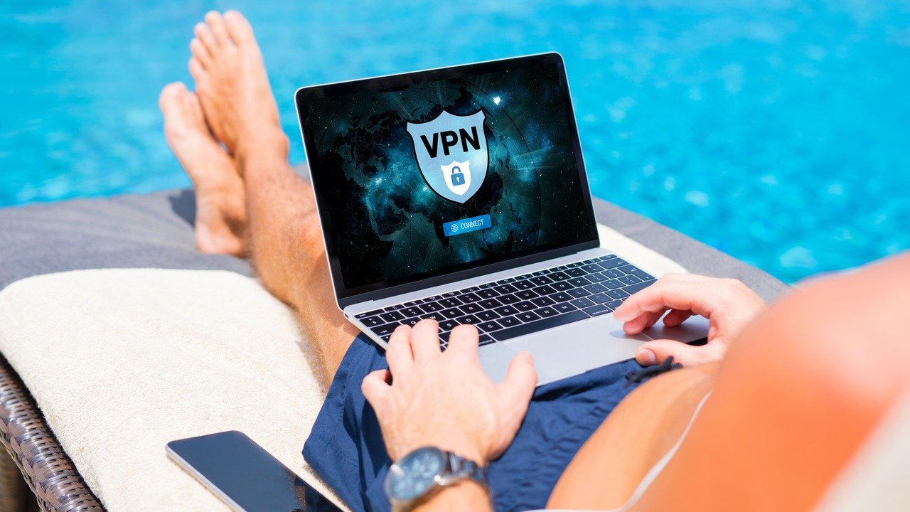 A Detailed Guide to Choosing the Right VPN for Travelers in 2024